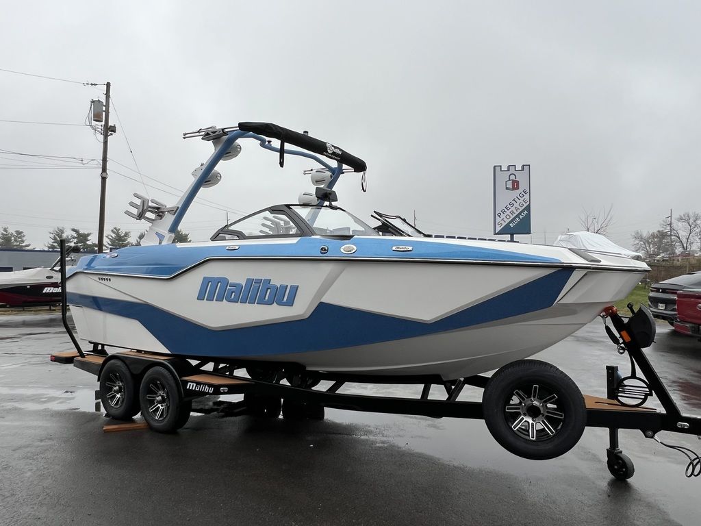 2025 Malibu Boats M230