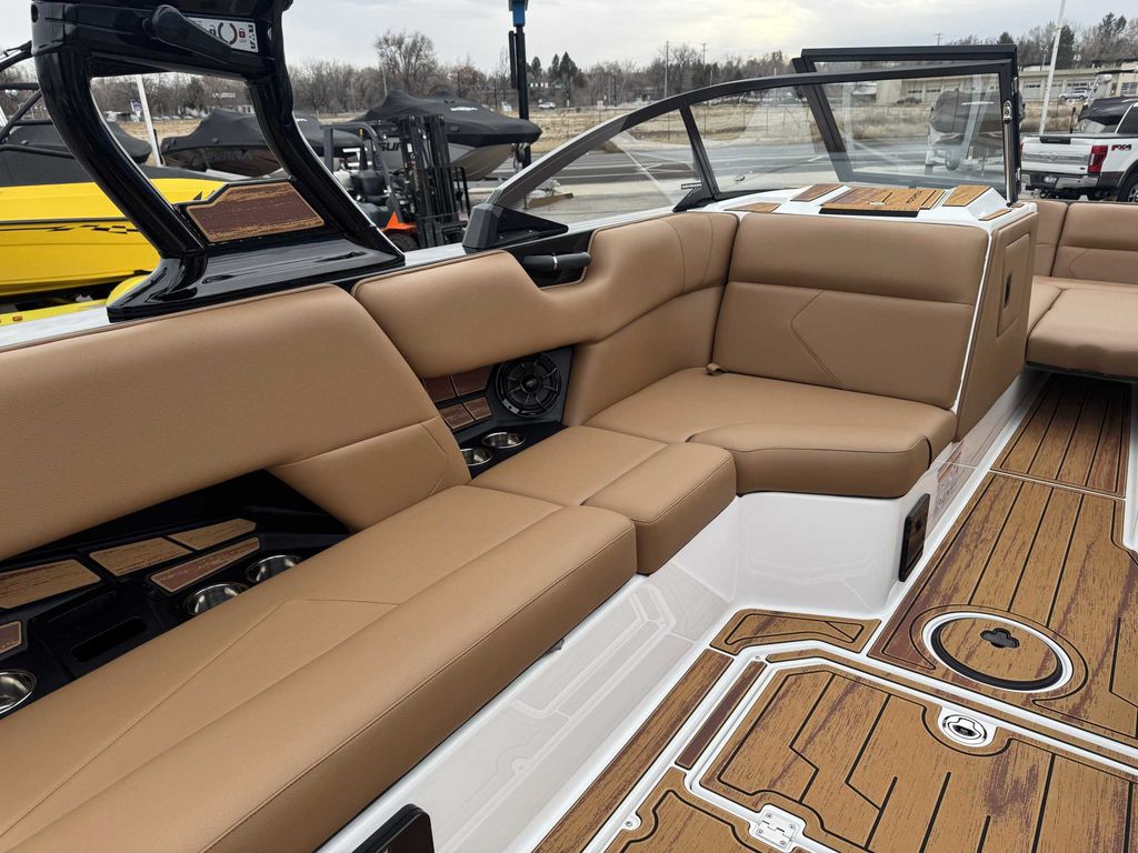 2025 MOOMBA Tykon