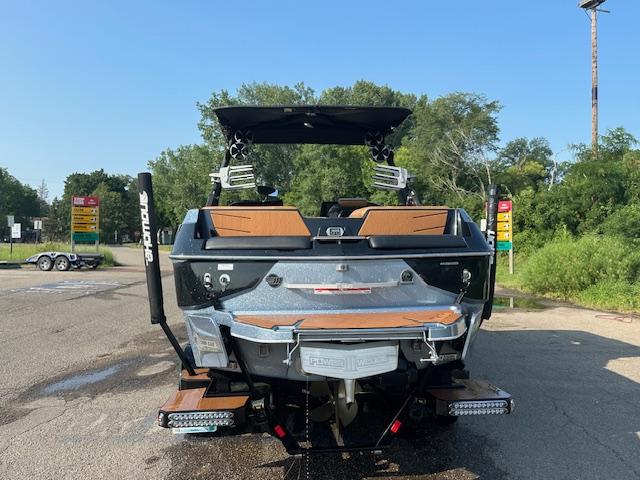 Malibu M220 Loaded 150 Hours M6DI THRUSTERS