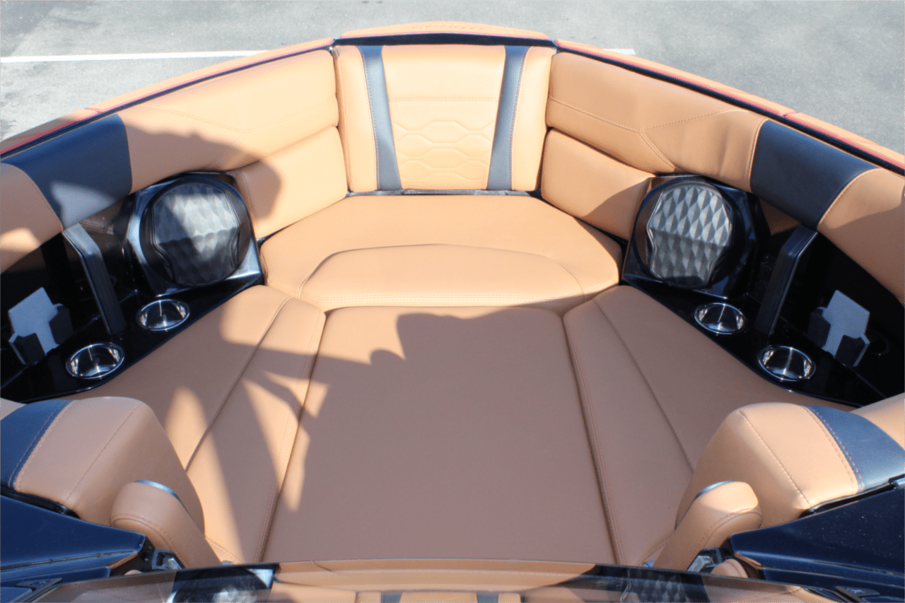 2025 Malibu 23 LSV