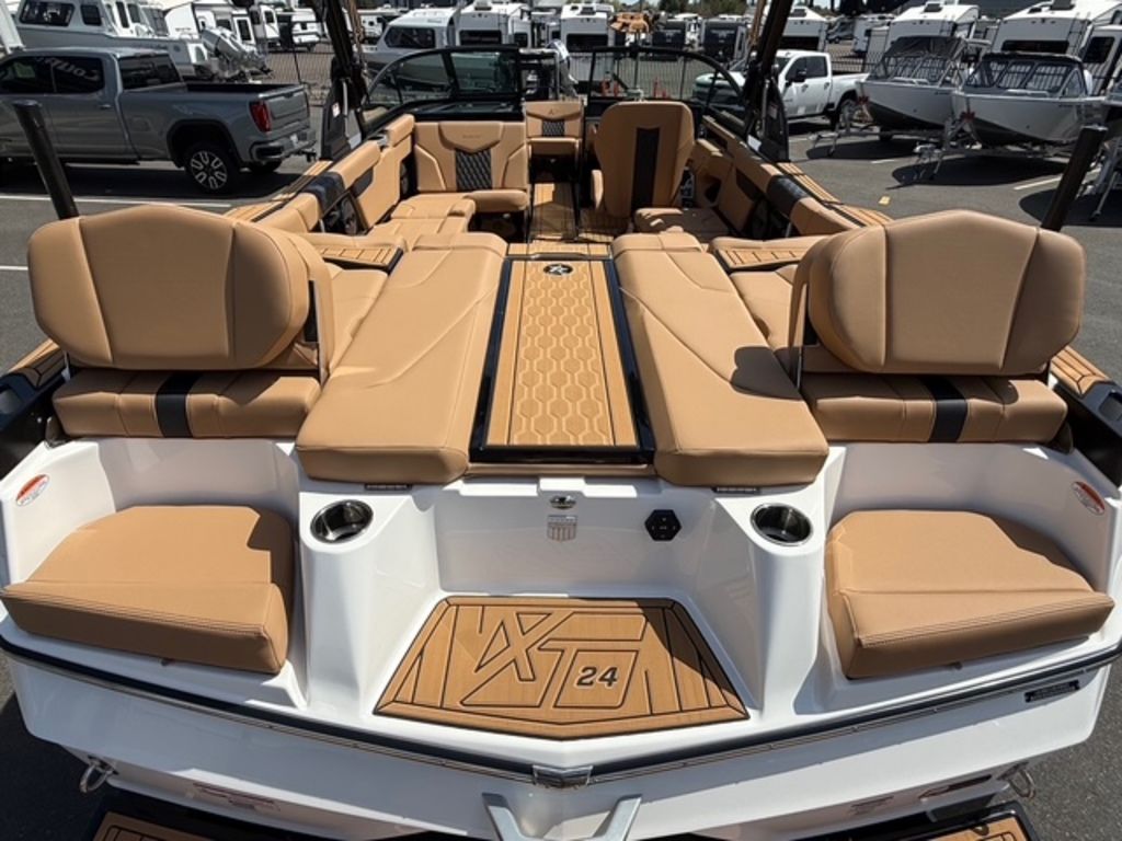 2025 MasterCraft XT24
