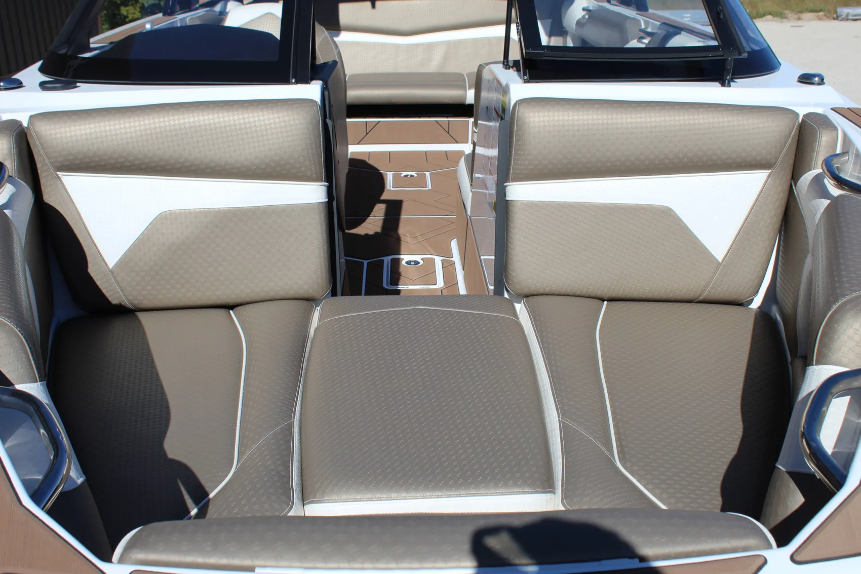 2025 Supreme S220