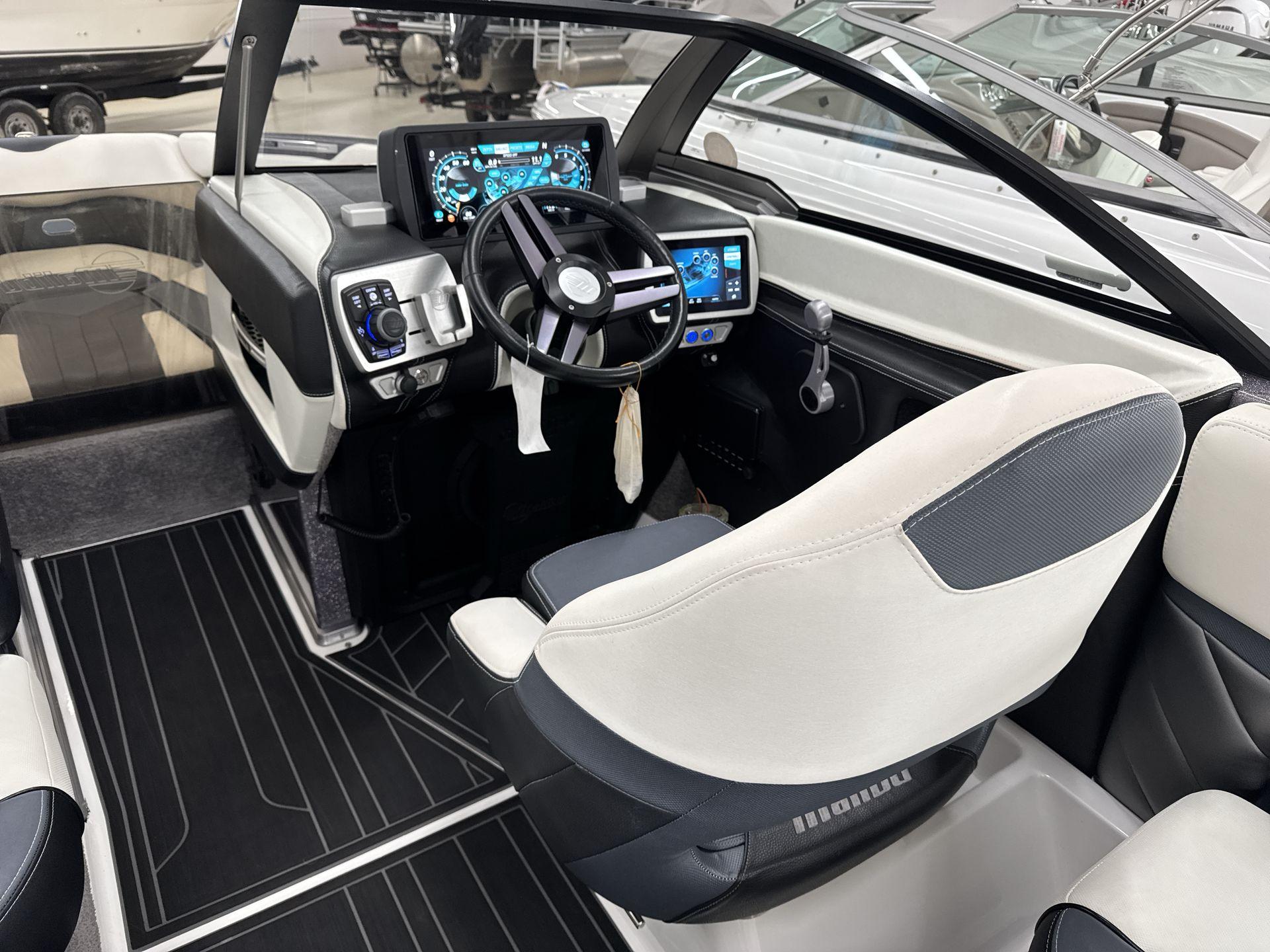 2016 Malibu 25 LSV