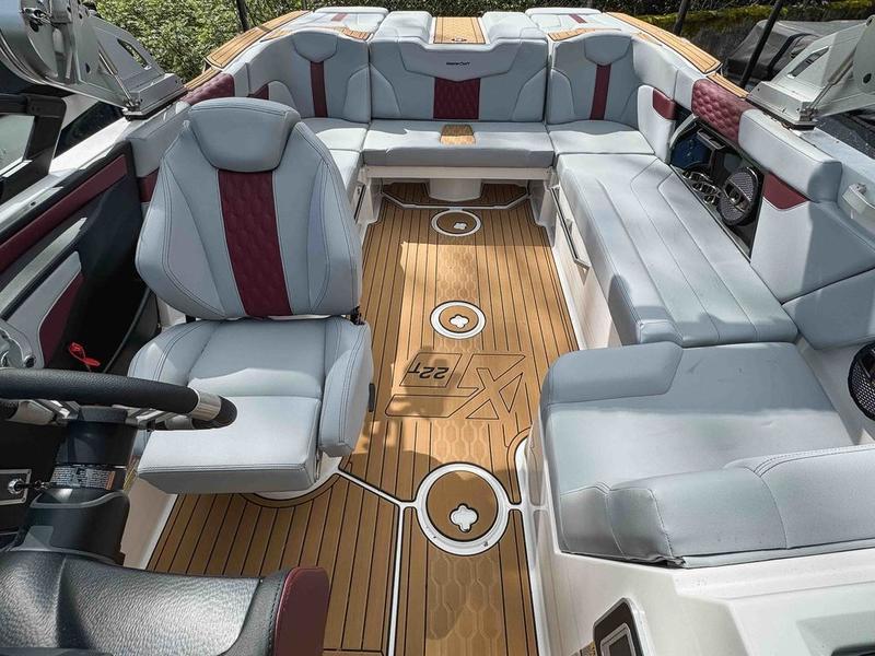 NEW 2024 MasterCraft XT22 T