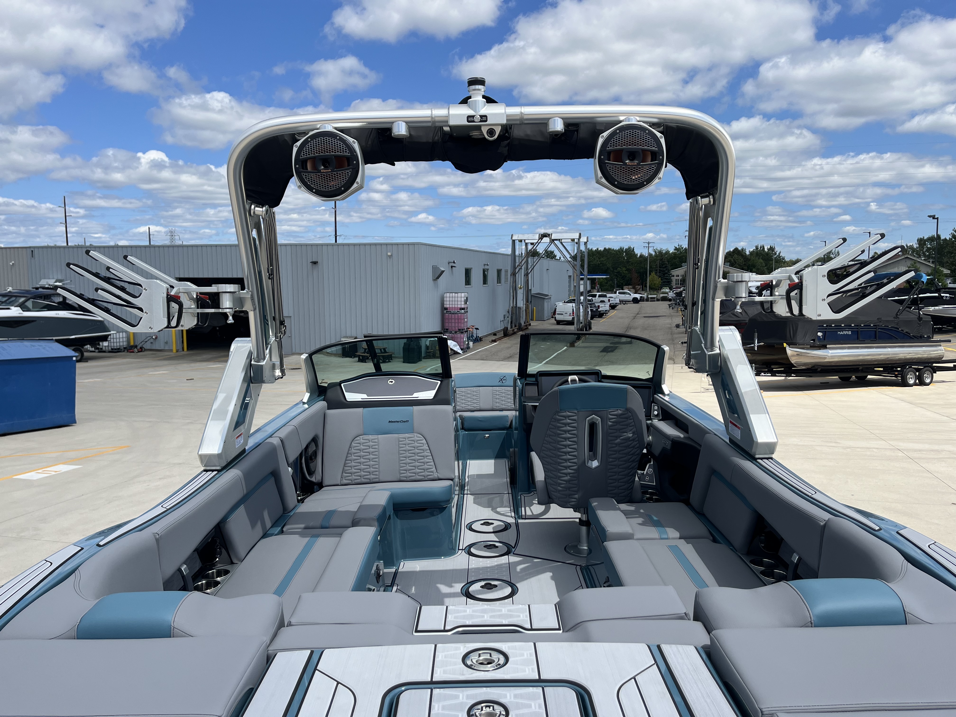 2025 MasterCraft X24