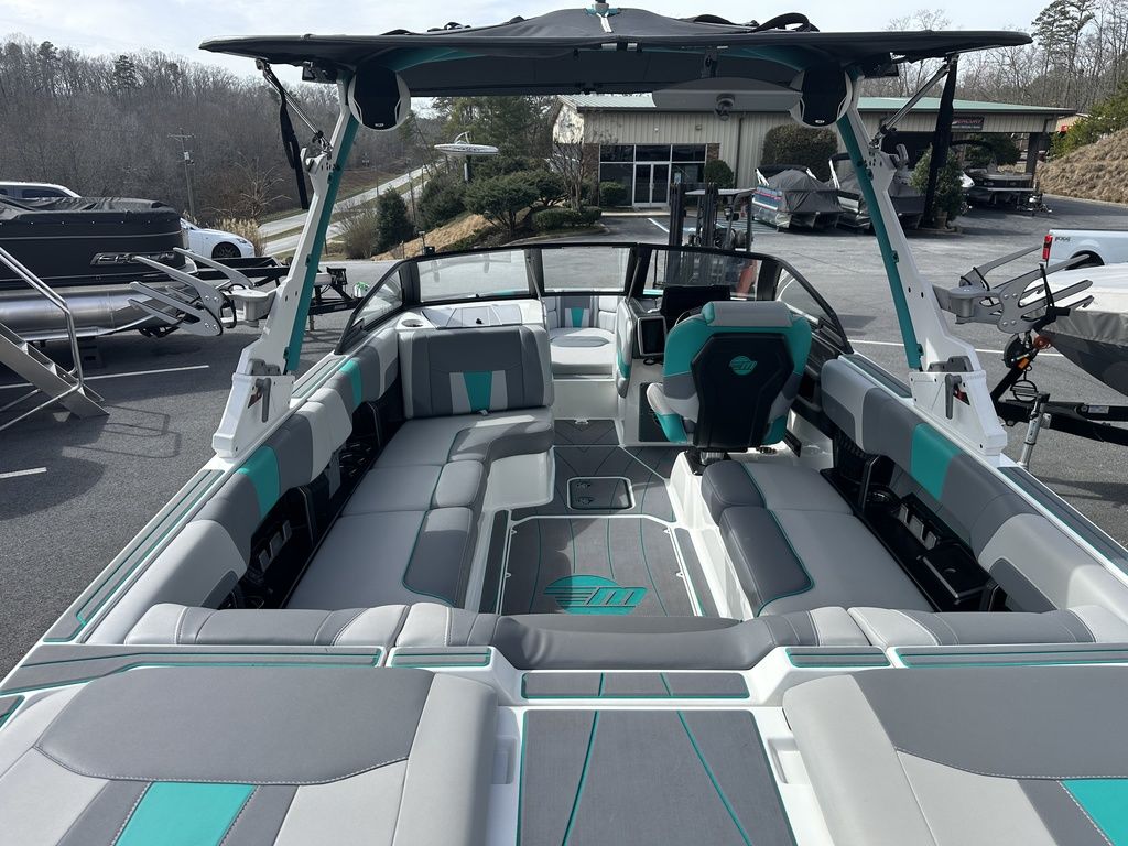 2023 Malibu Boats 23 LSV