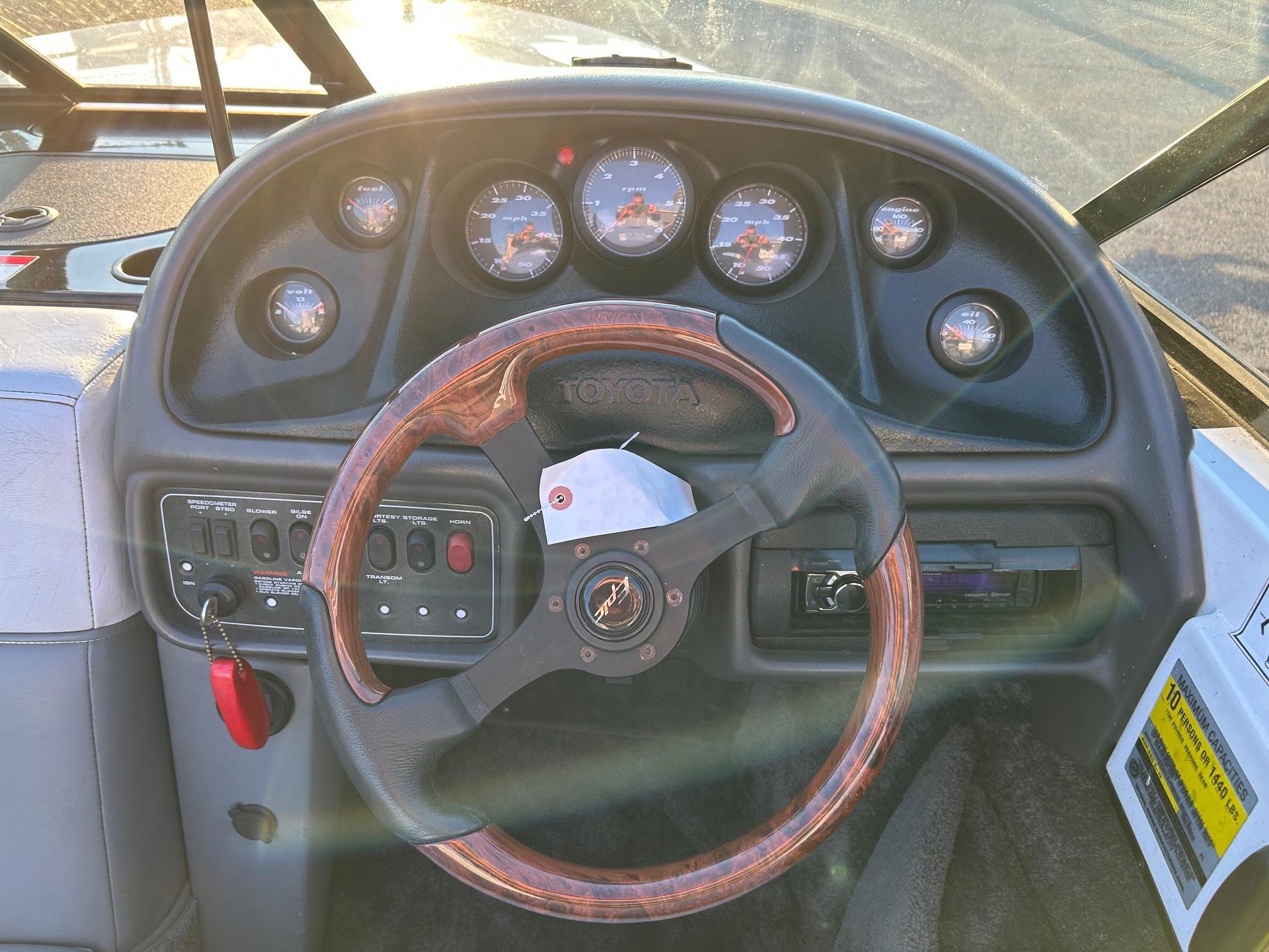 1999 Toyota Epic 21′