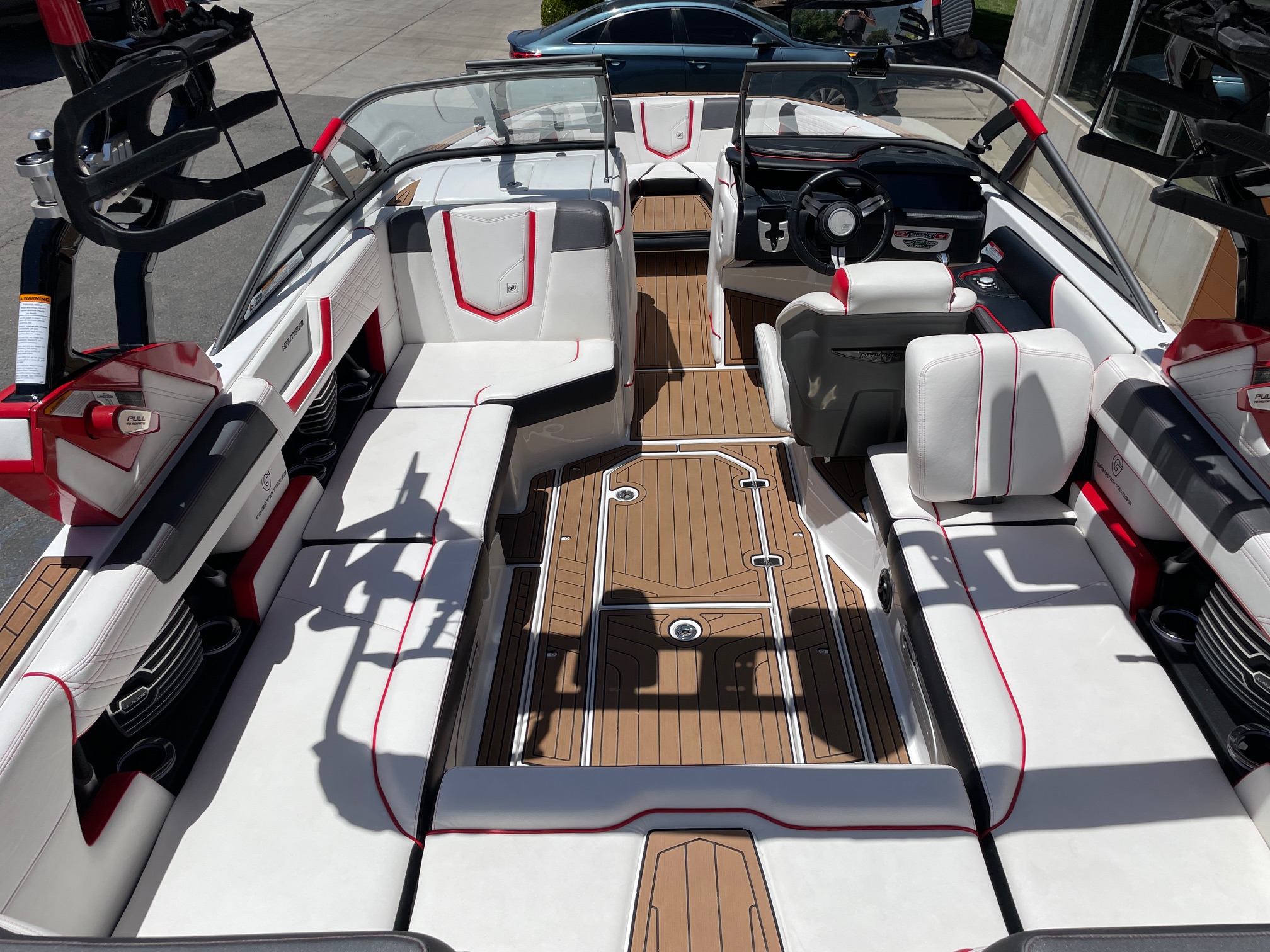2017 NAUTIQUE G23 W/XR7 550HP!  125 HOURS!