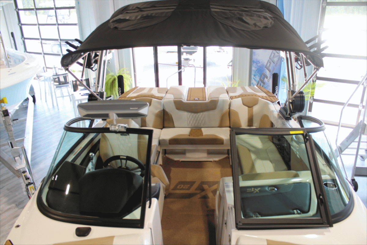 2023 MasterCraft XT20