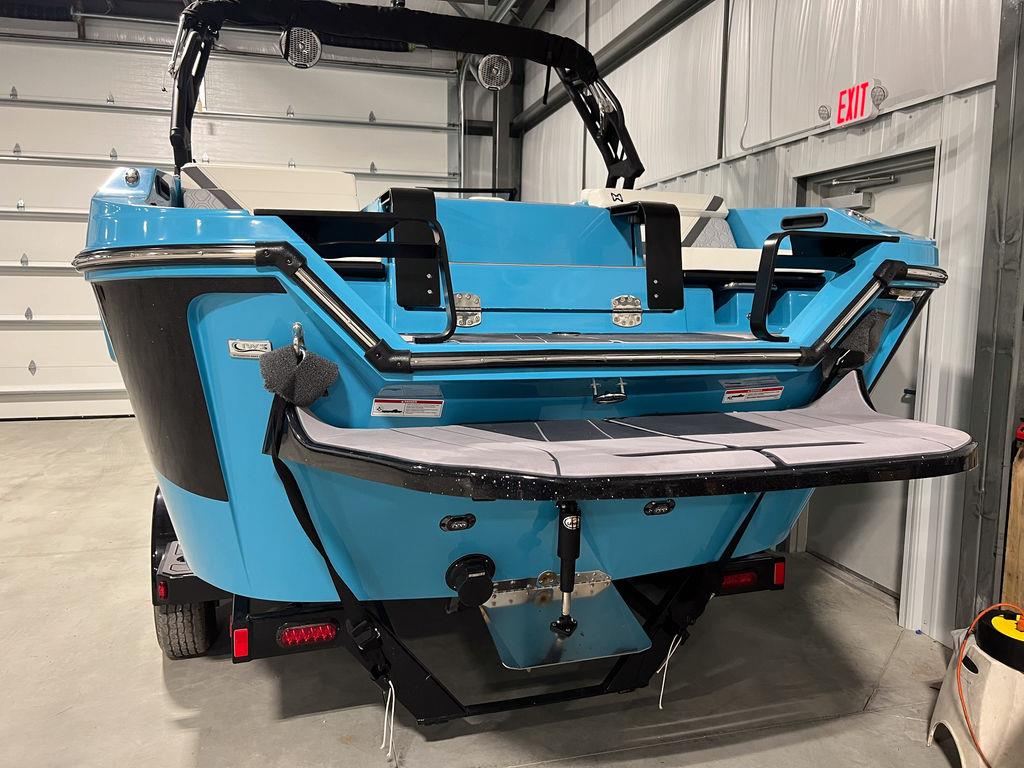 2023 Heyday Wake Boats H22