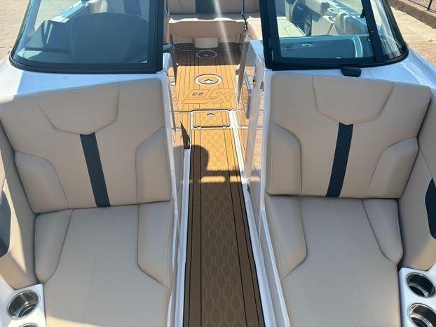 2024 MasterCraft XT23