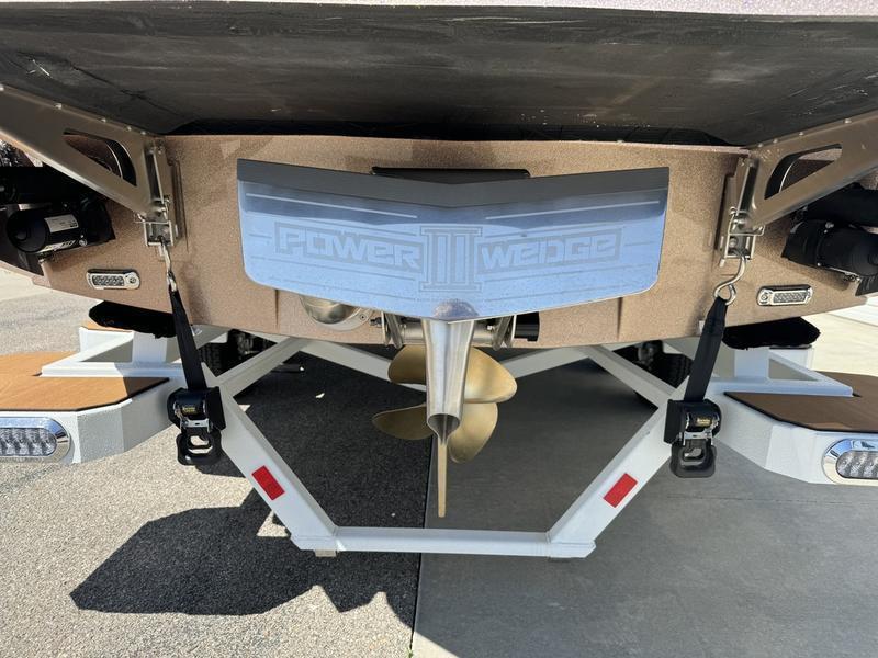 2025 Axis T250
