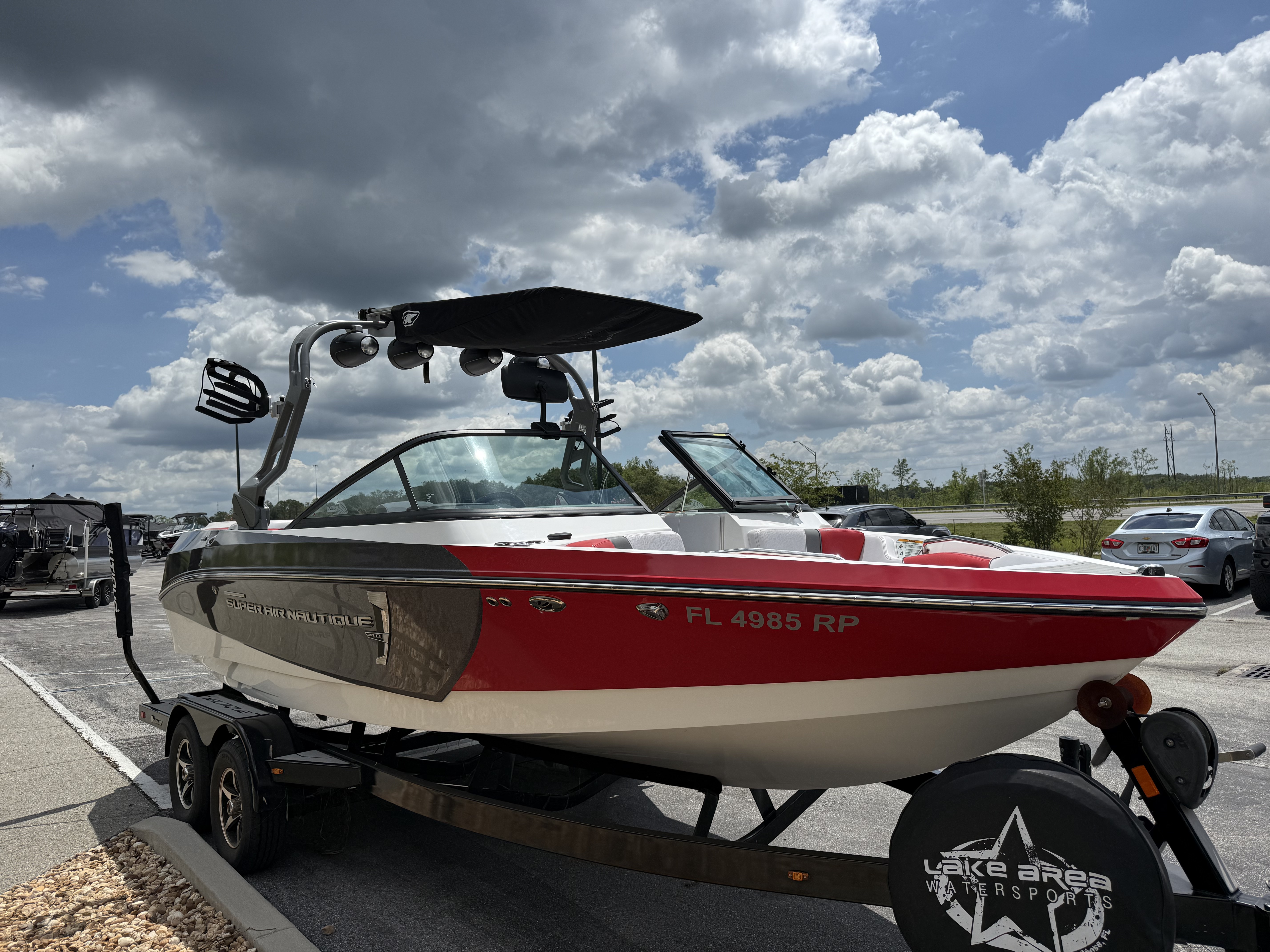 2018 Nautique 210