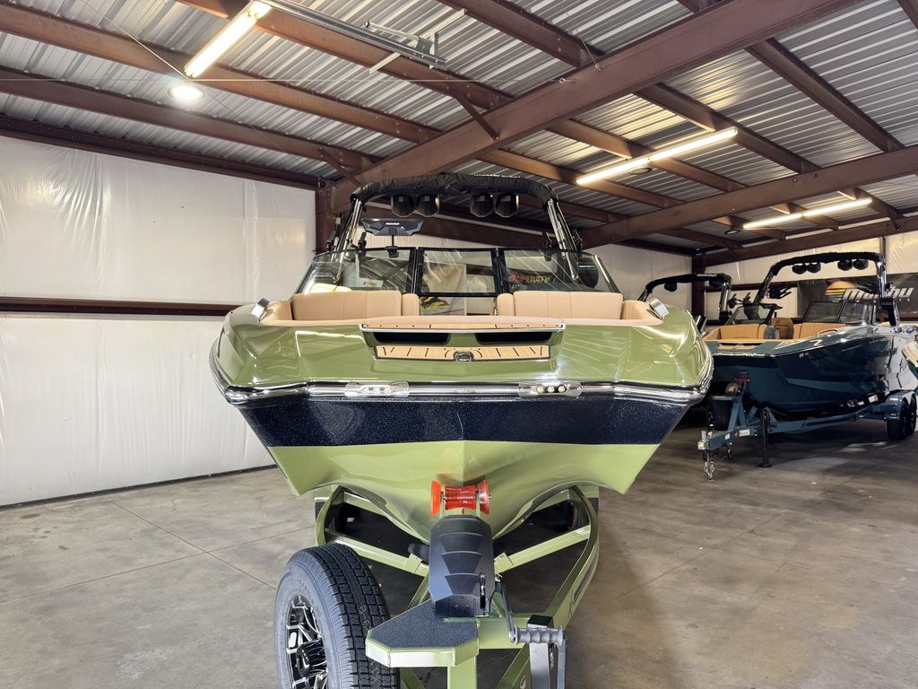 2025 MasterCraft X24