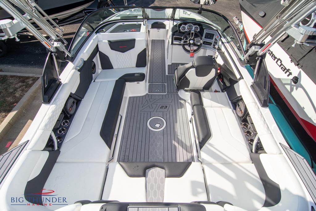 2023 Mastercraft XT23