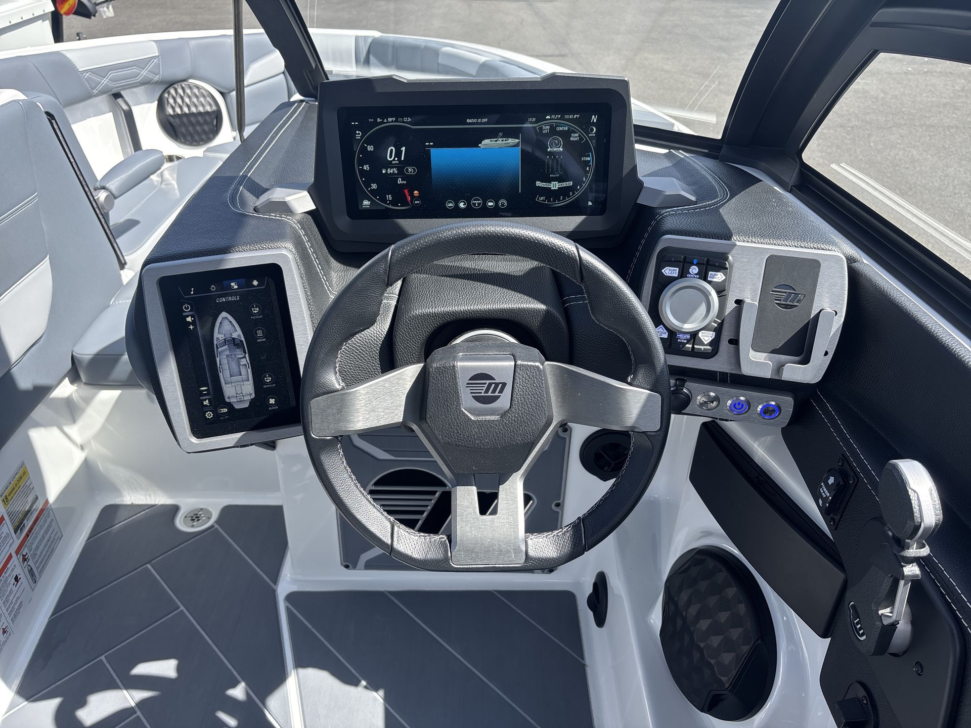 2024 Malibu 25 LSV