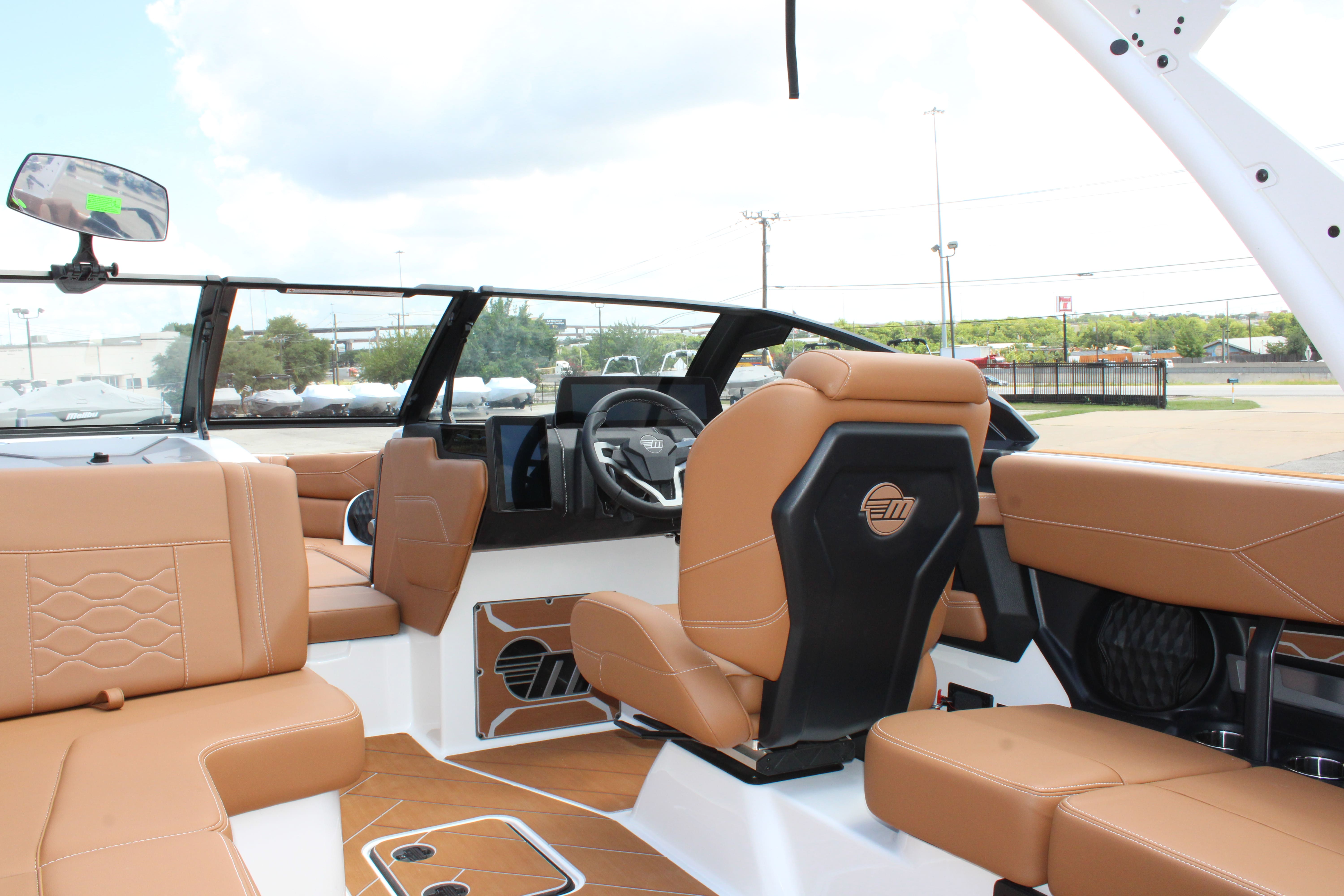 2025 Malibu 23 LSV