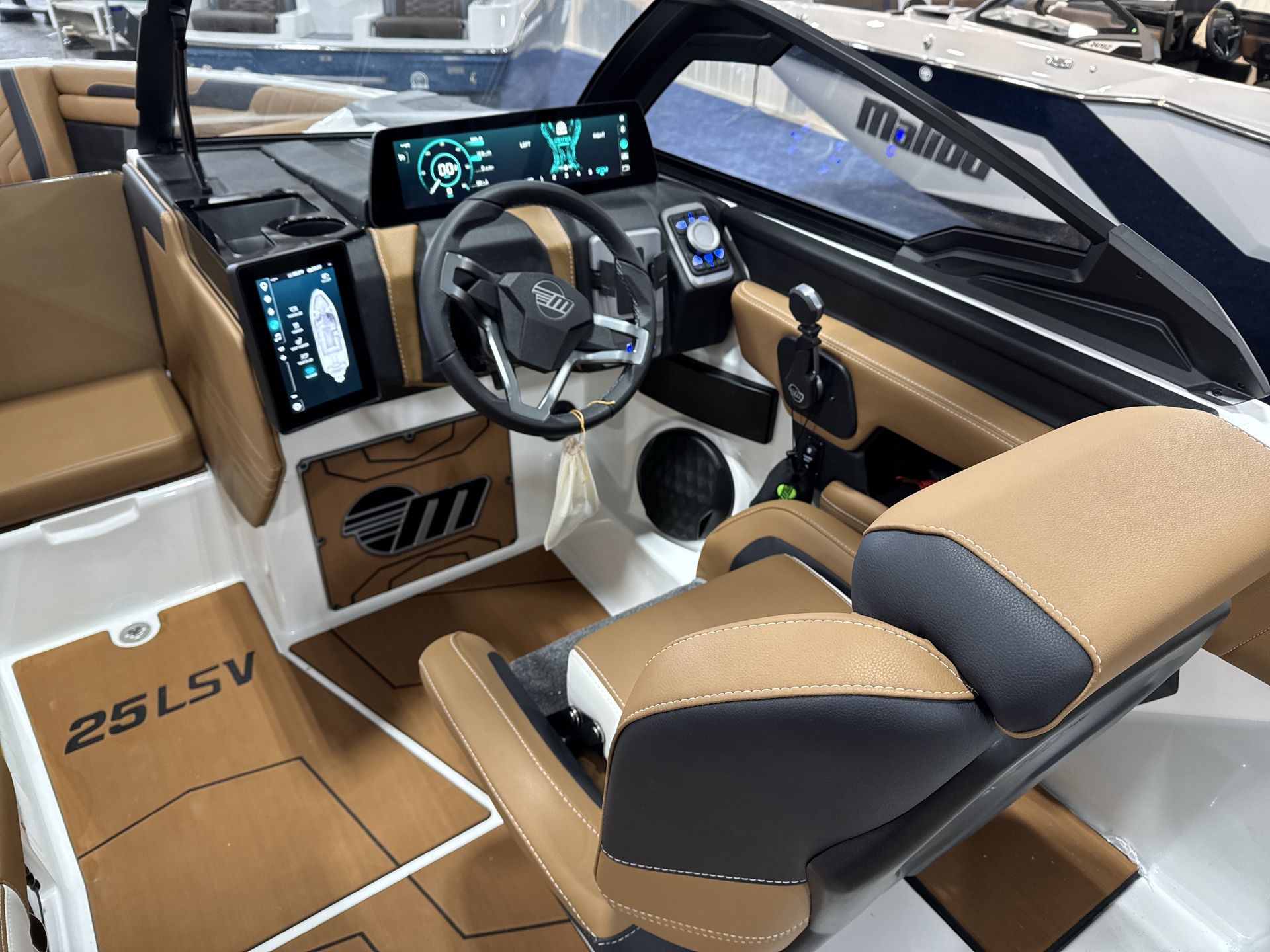 2025 Malibu 25 LSV