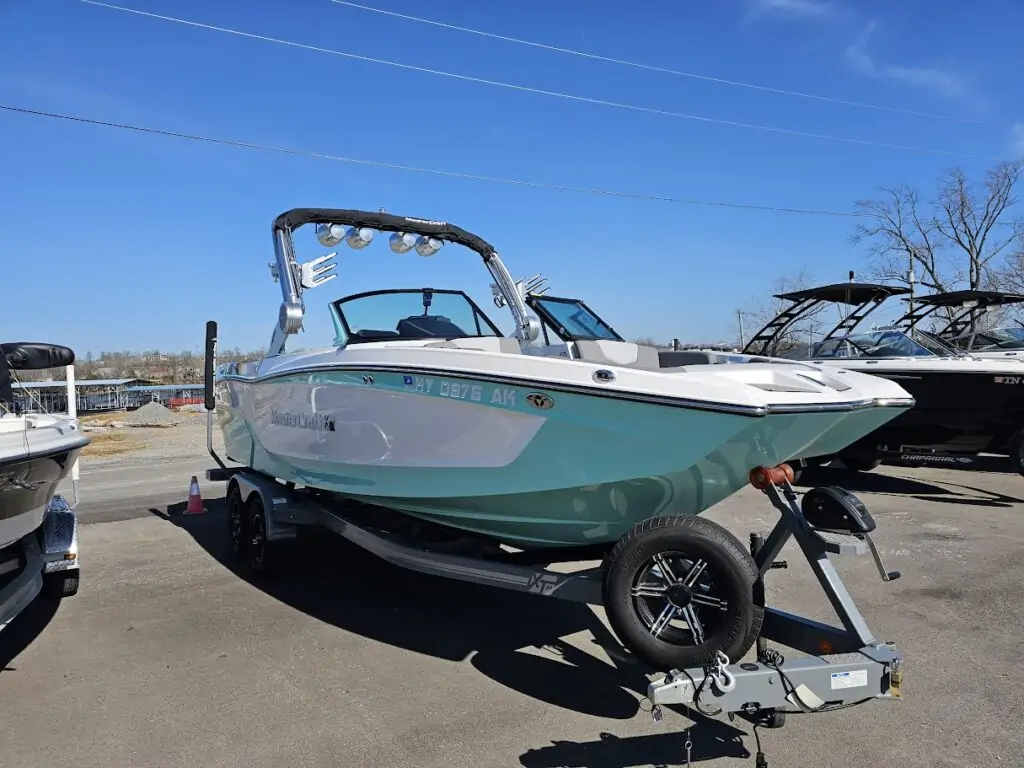2023 Mastercraft XT24