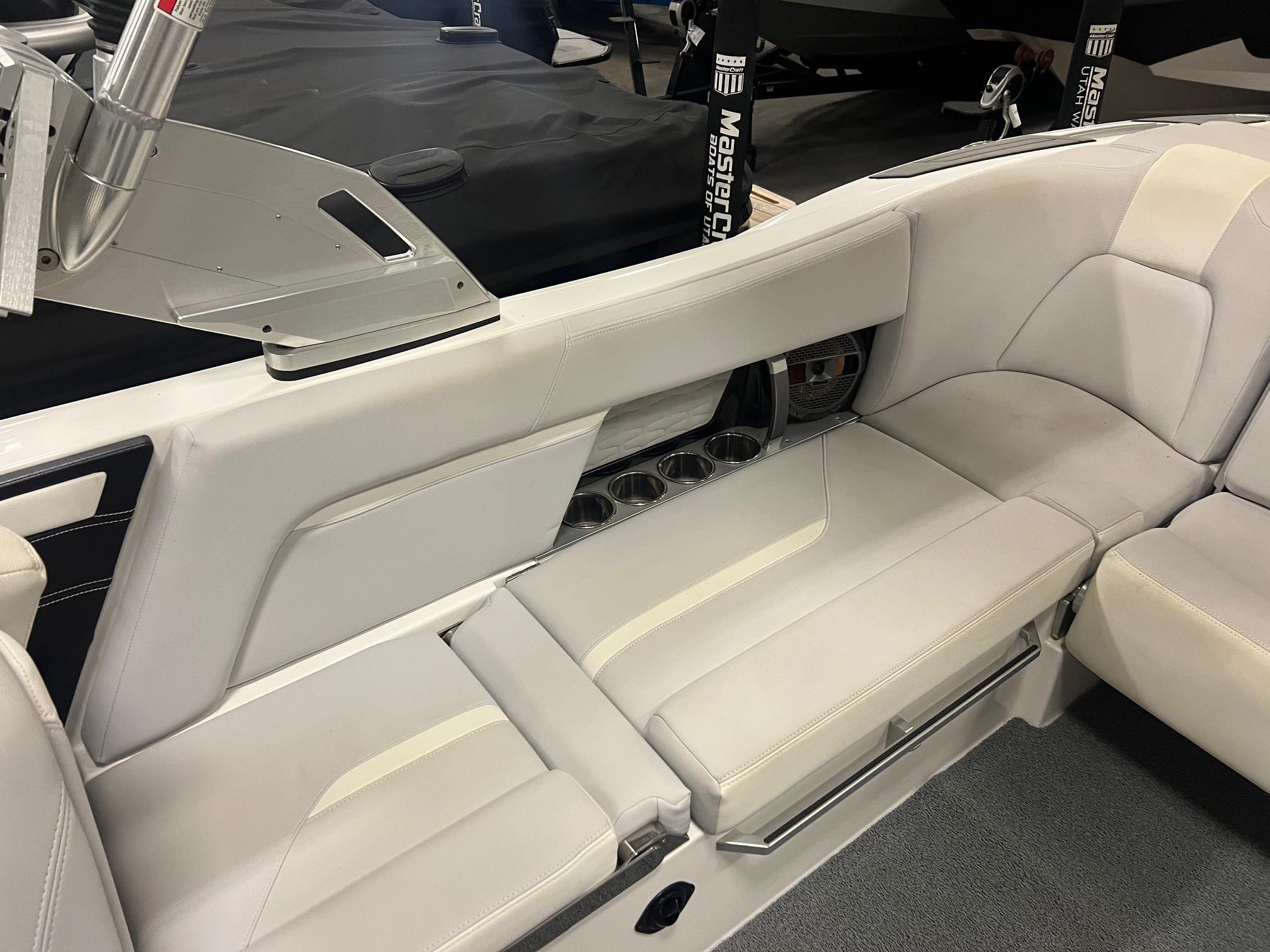 2020 Mastercraft X24 , 394 hrs