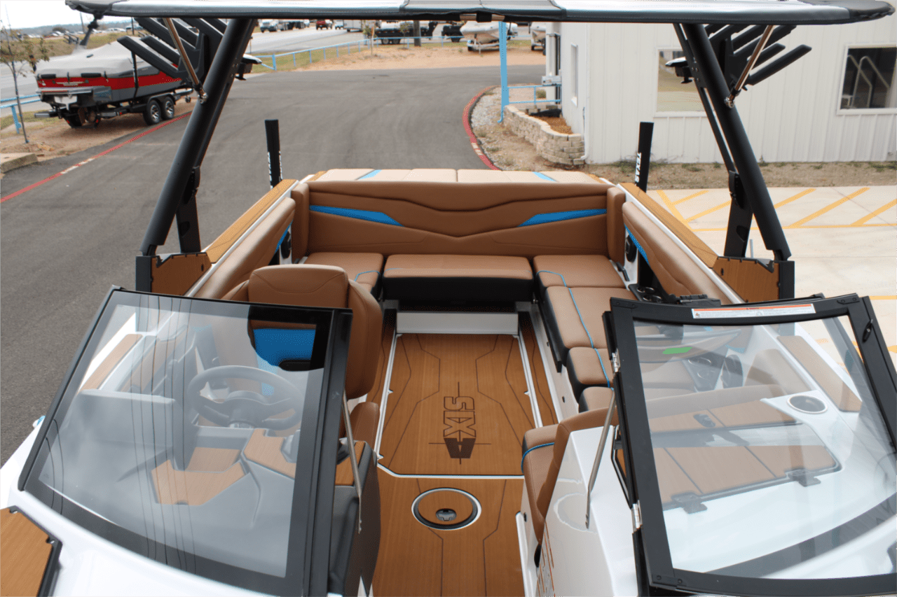 2025 Axis T235