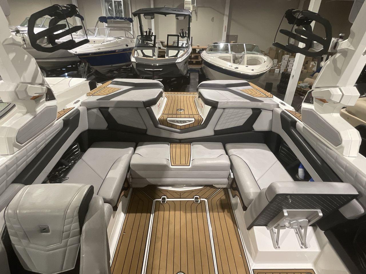 2023 Nautique G21