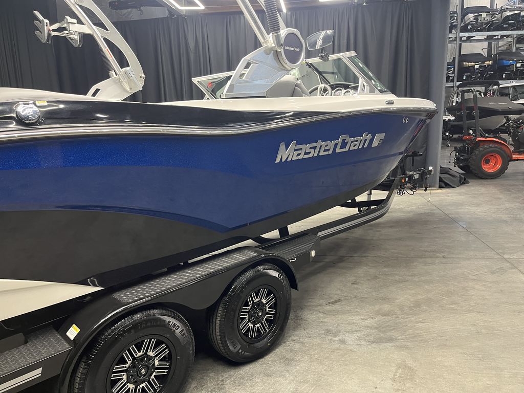 2019 MasterCraft XT23
