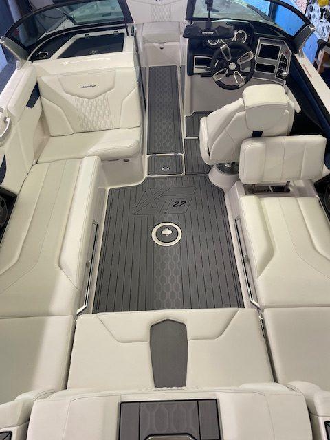 2022 Mastercraft XT22 ONLY 51 HRS! Icon