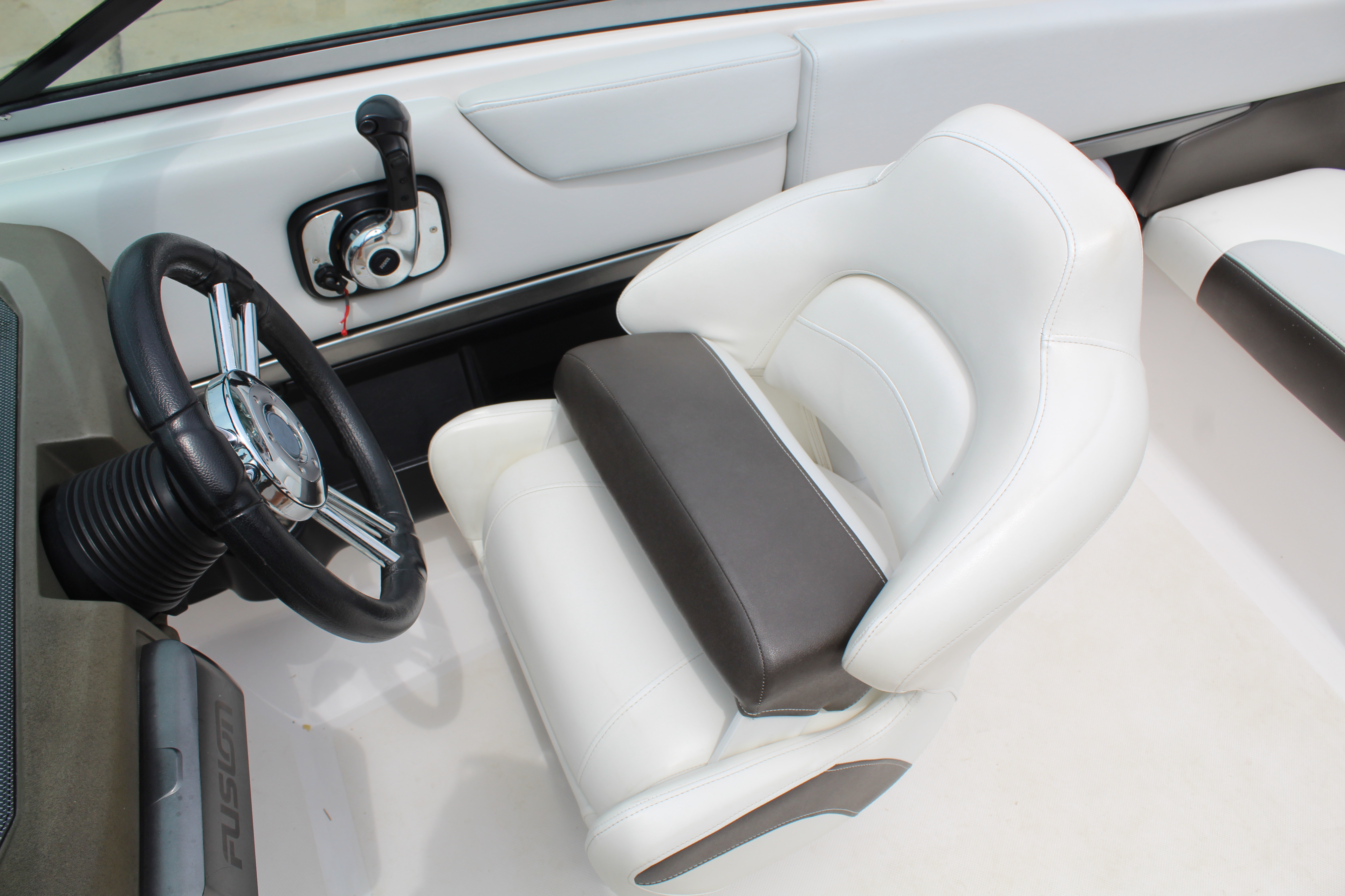 2011 Regal 2100