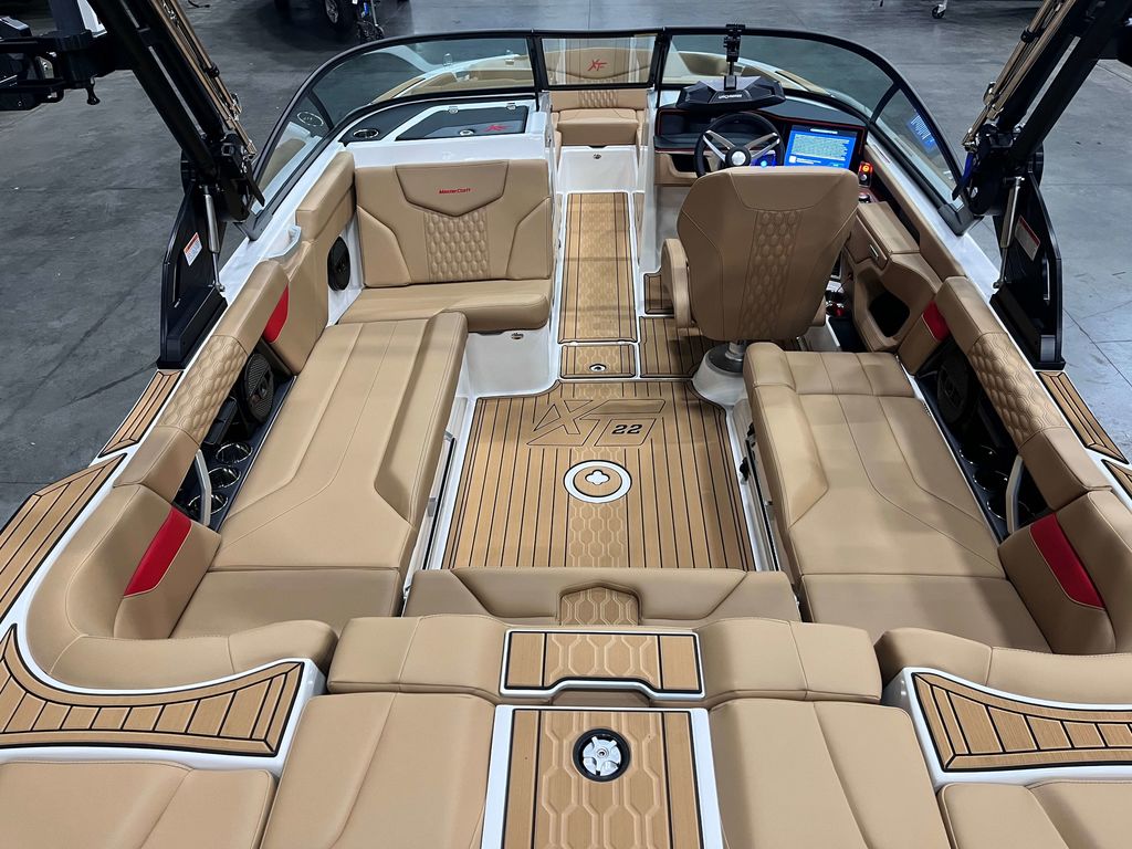 2025 MasterCraft XT22