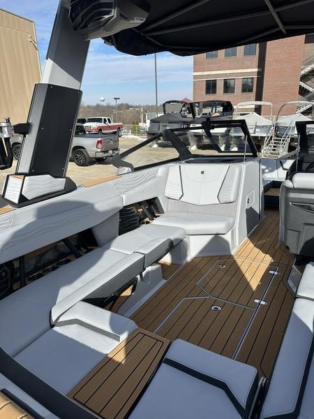 2025 Nautique G23