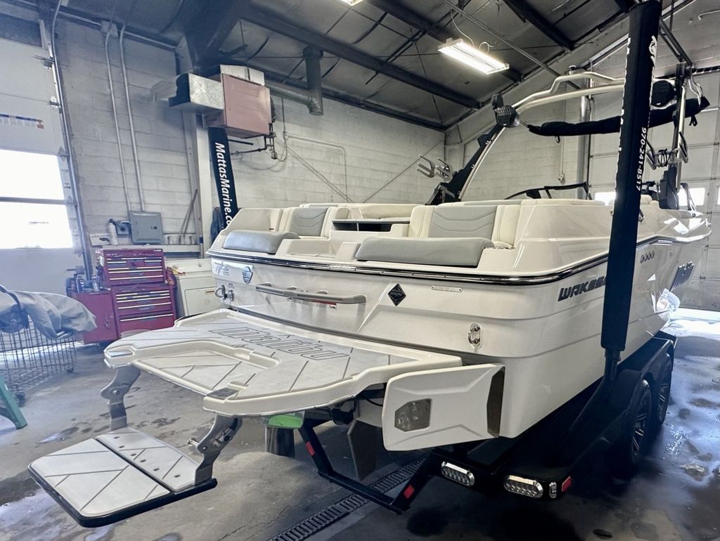 2024 Malibu Boats 23 LSV