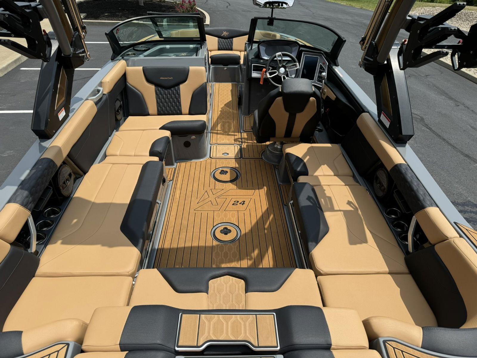 2023 MasterCraft XT24