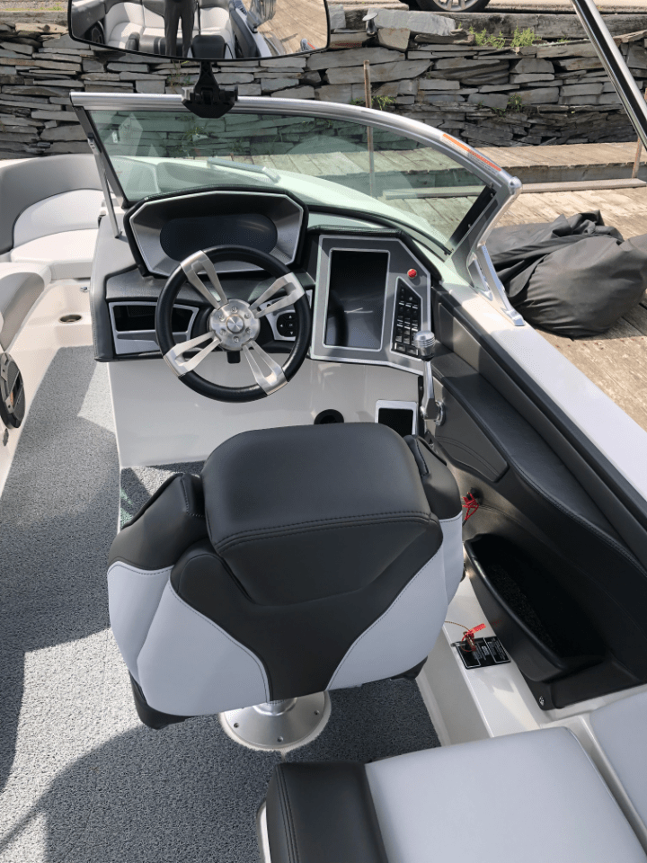 2019 MASTERCRAFT XT 23