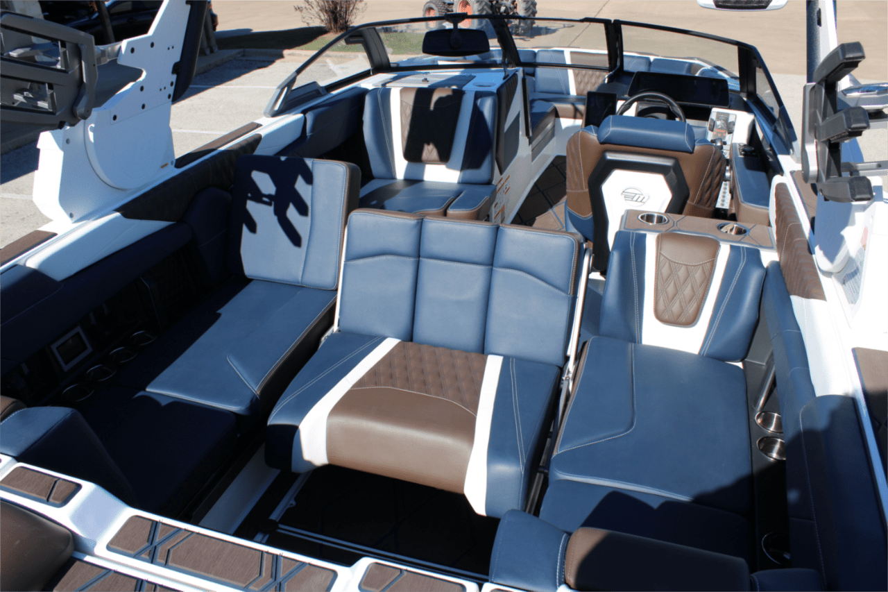 2025 Malibu M242