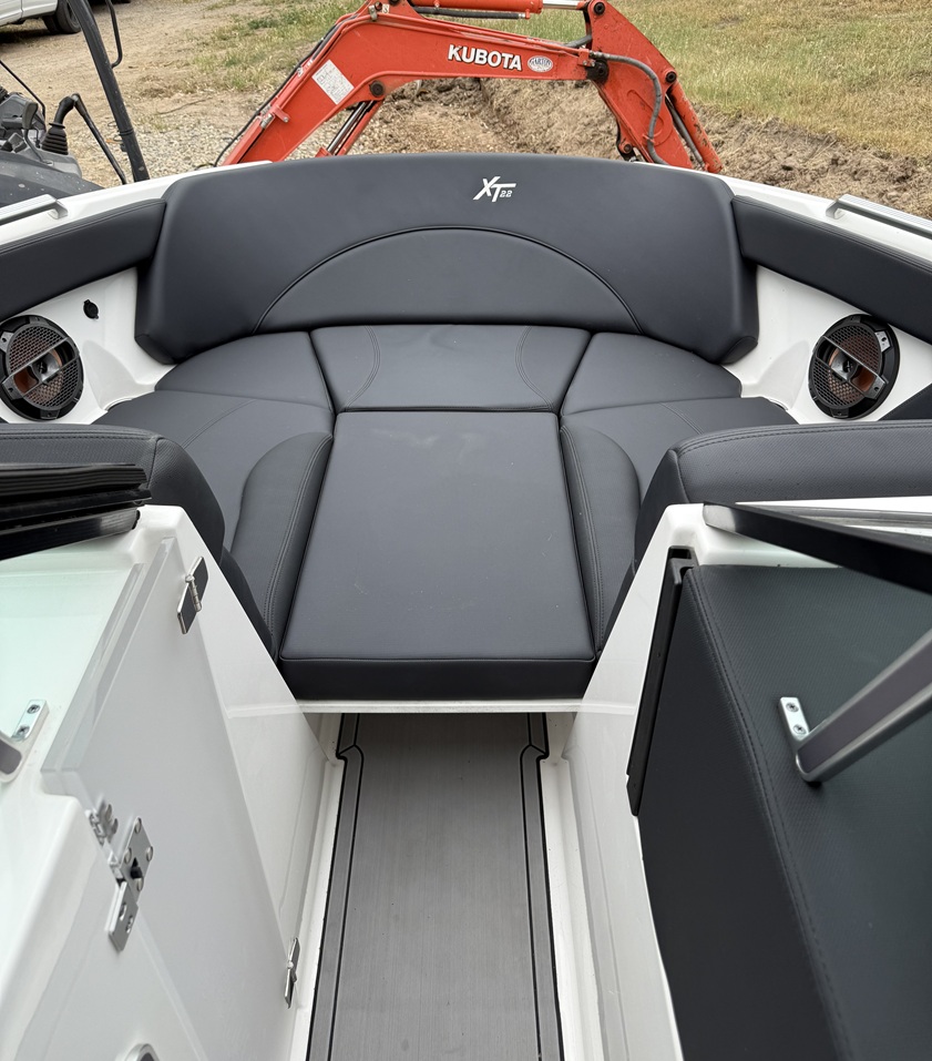 2021 Mastercraft XT22 w/ Trailer Icon