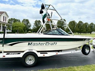 1998 MasterCraft ProStar 205 – LOW Hrs – Tower, Perfect Pass Speed Control