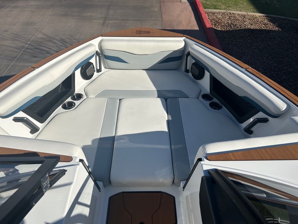 2025 Axis Wake Research T235