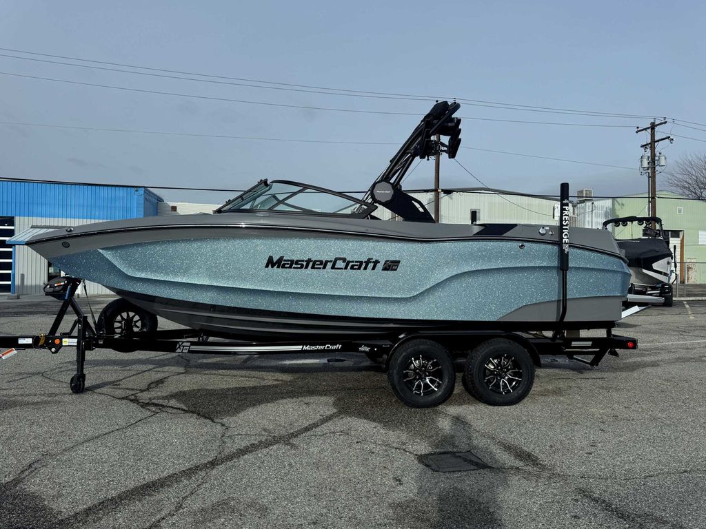 2025 MasterCraft XT22