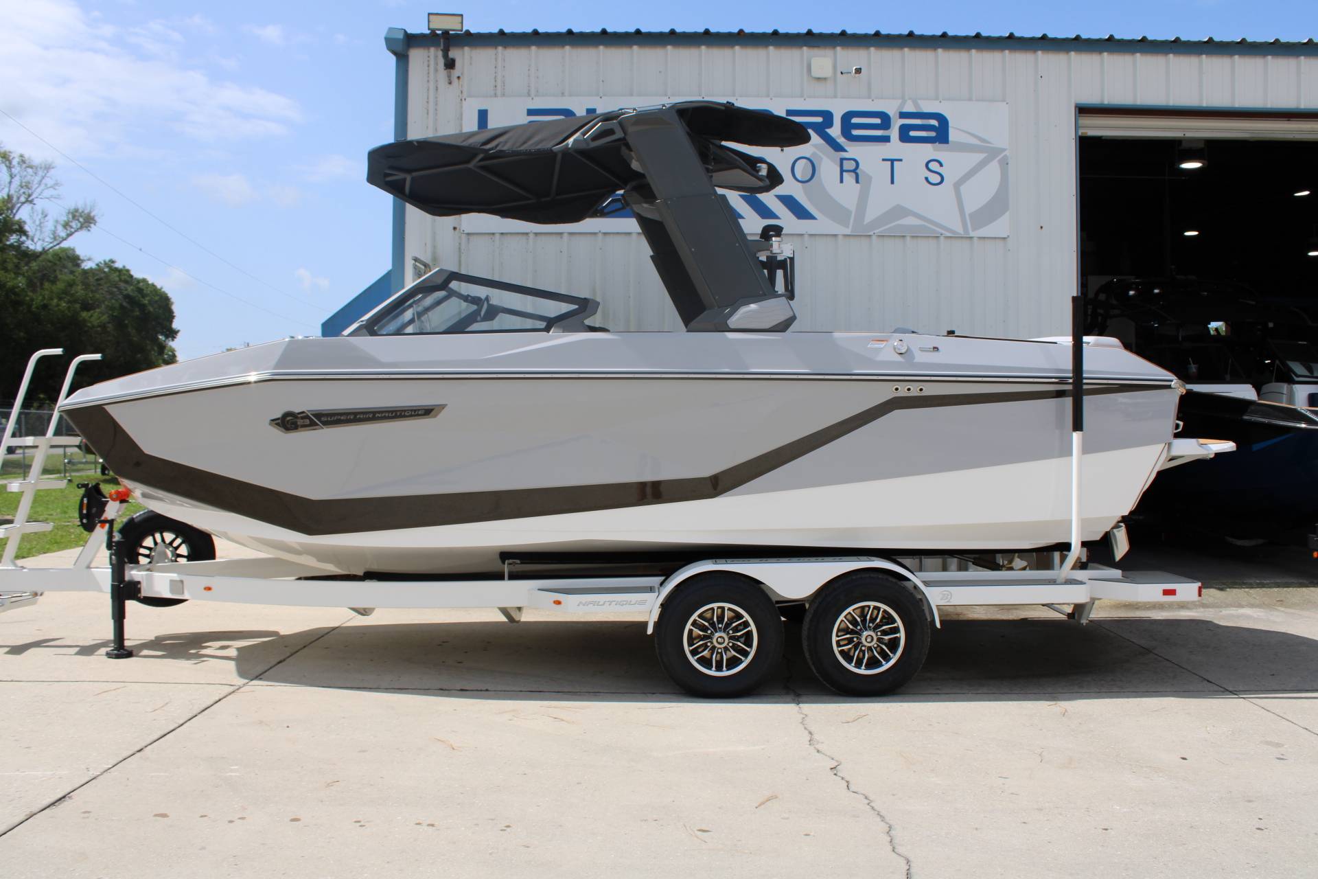 2025 Nautique G23