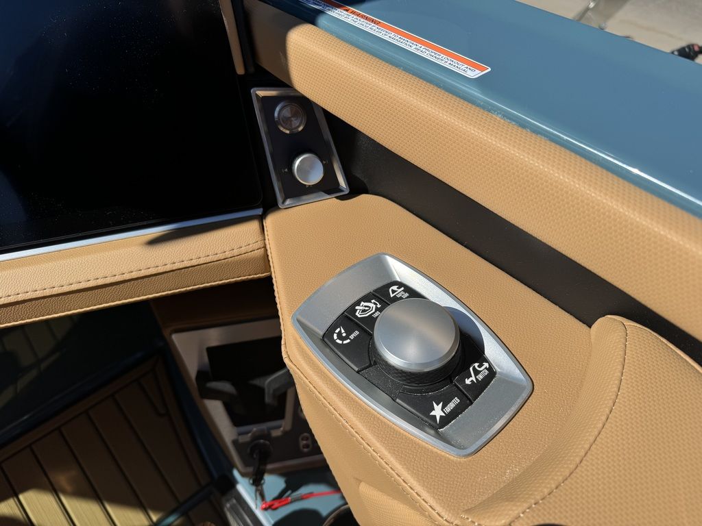 2025 MasterCraft X24