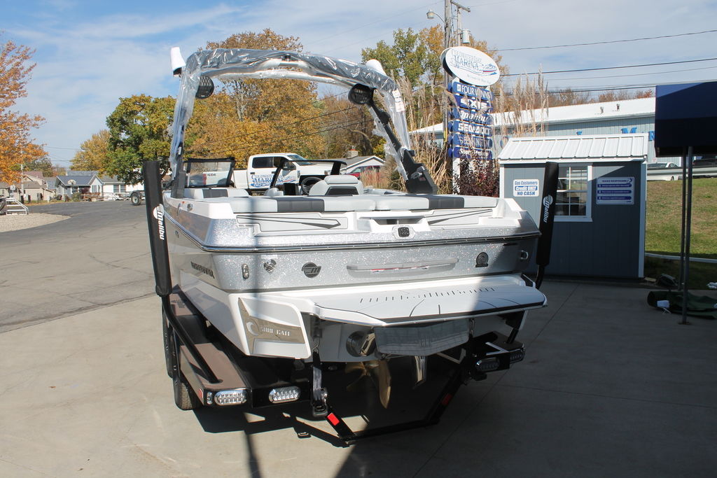 2025 Malibu Boats 21 LX