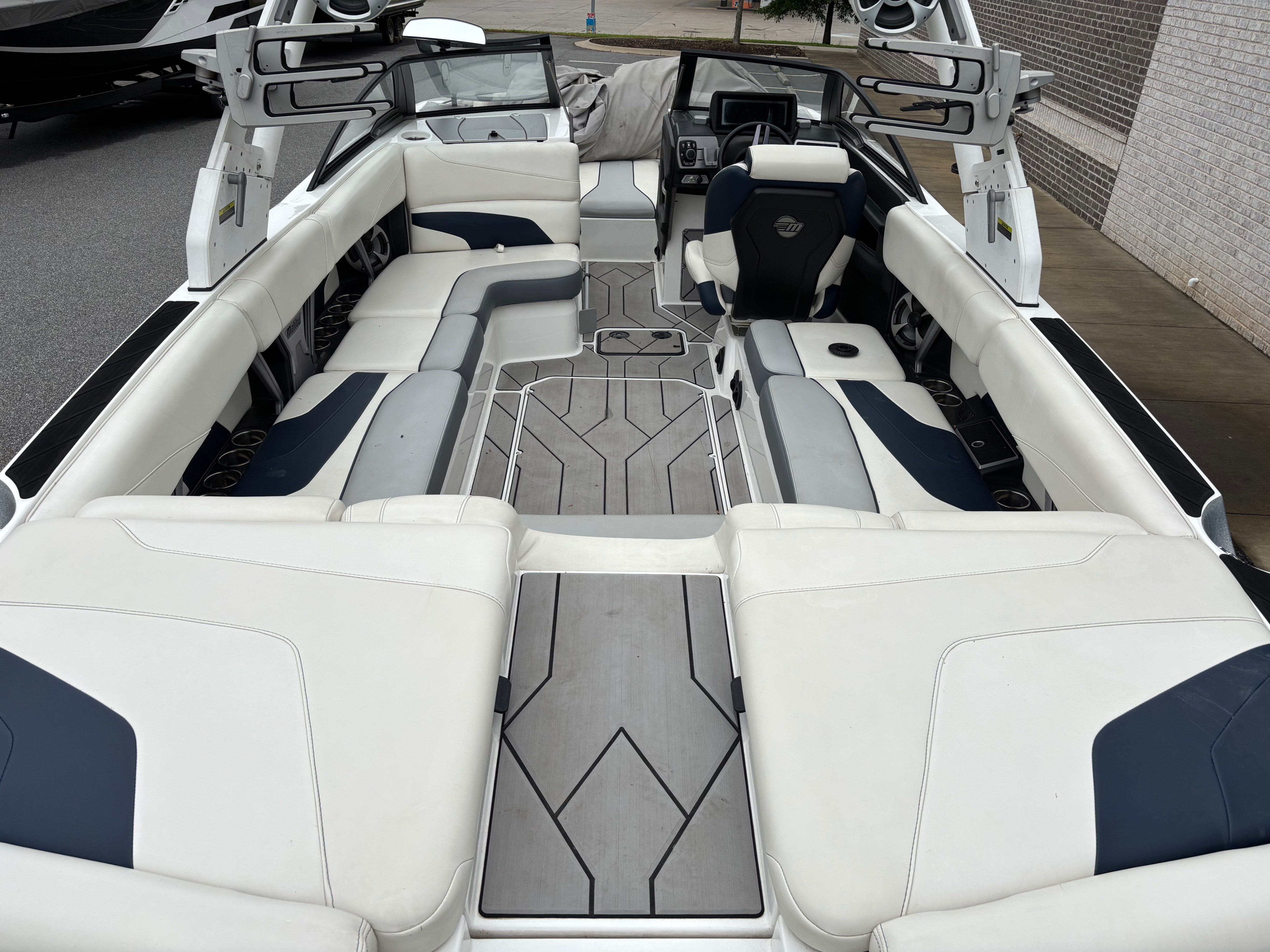 2019 Malibu 24 MXZ