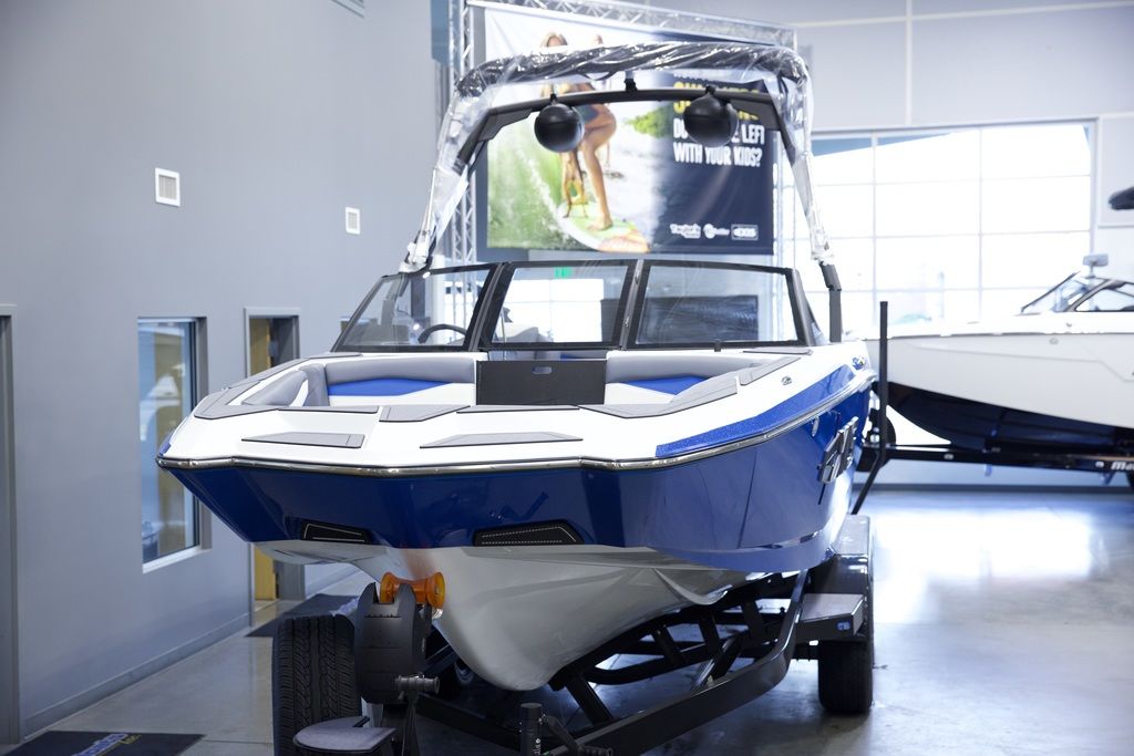 2025 Axis Wake Research A245