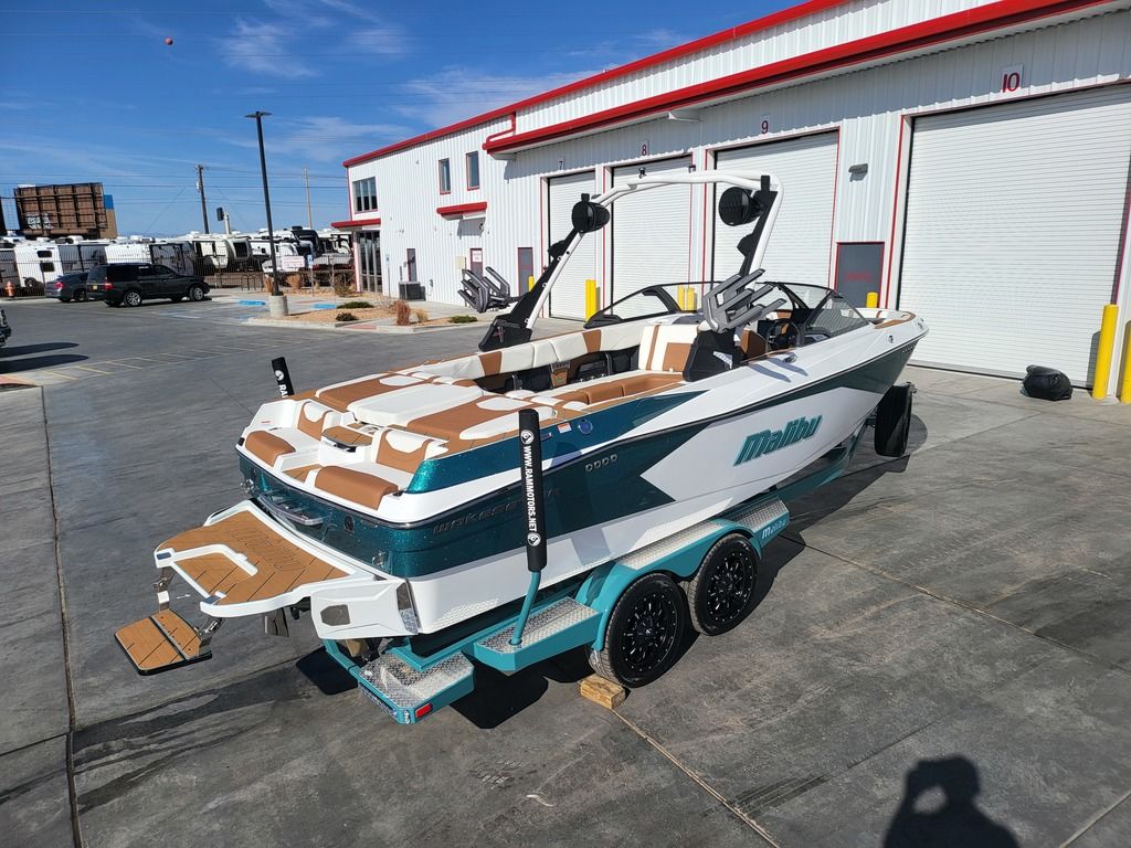 2025 Malibu Boats 23 LSV
