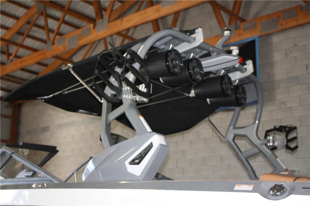 2017 Nautique G23