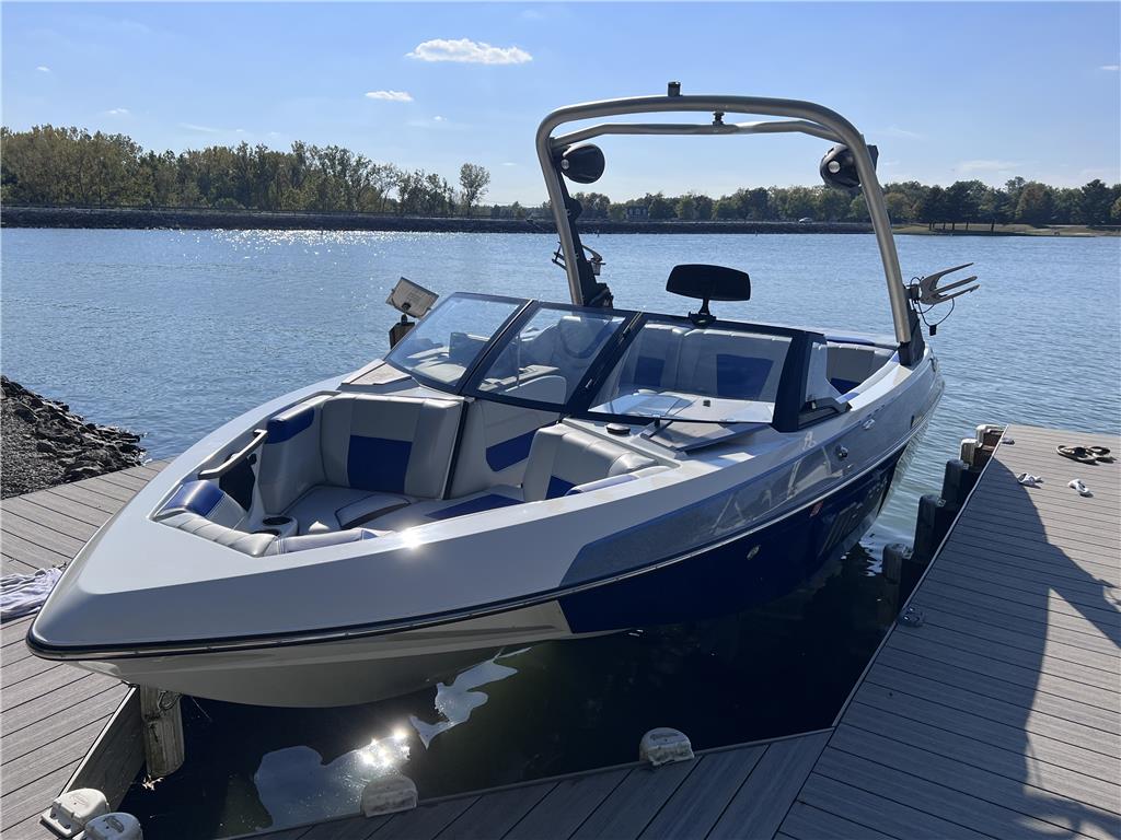 2023 Malibu Wakesetter VTX Icon