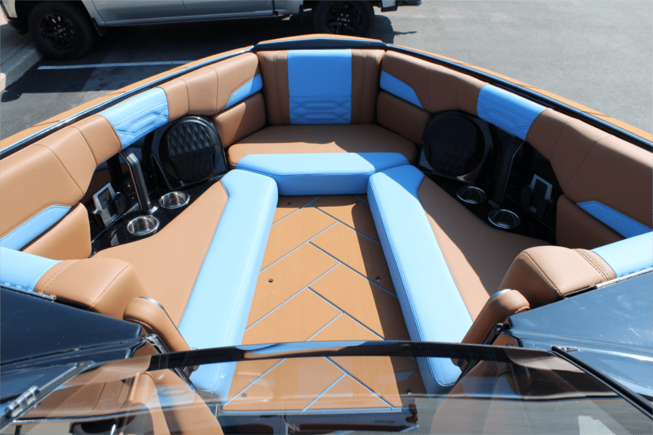 2025 Malibu 26 LSV