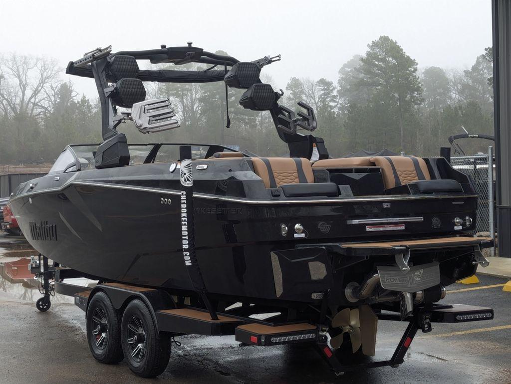2025 Malibu 24 MXZ