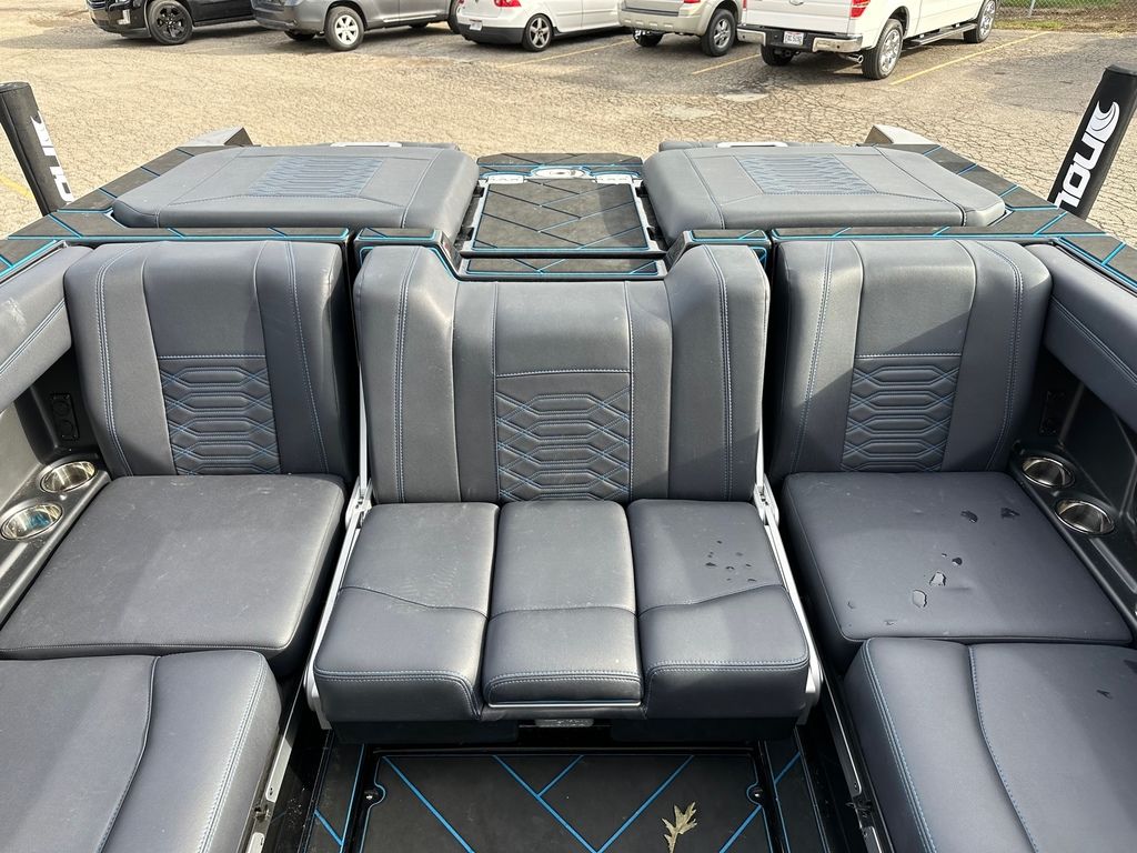 2023 Malibu Boats 26 LSV